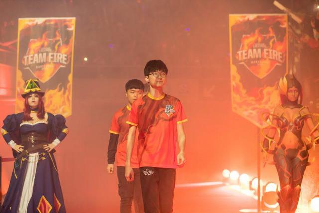 手产生动摇 手产生动摇