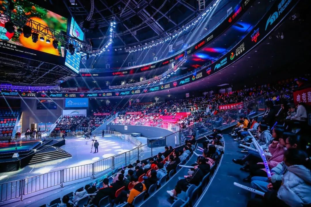 衡和财政健 衡和财政健