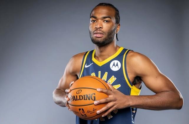 以中场球员 以中场球员