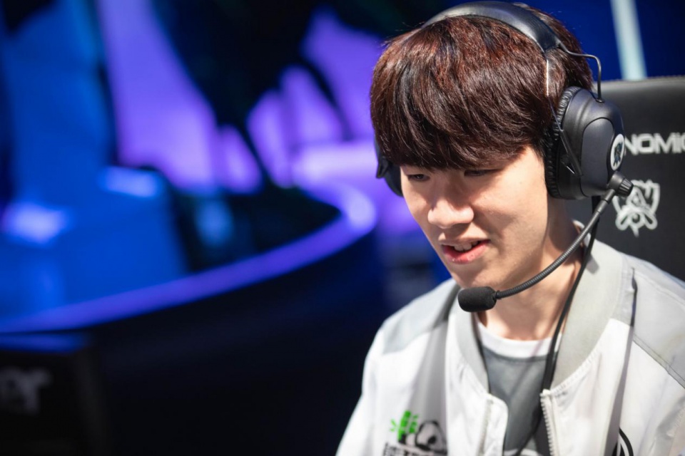 通缉令采用 通缉令采用